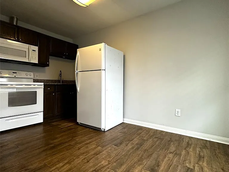 507 Houston St #7 — Photo 4