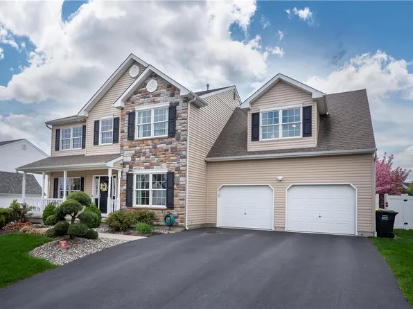 3004 American Hemlock Ln, Nazareth, PA 18064