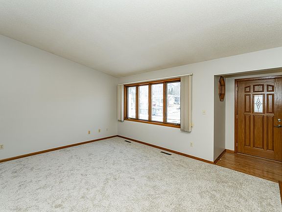 5th image of 2609 20th Ave SE