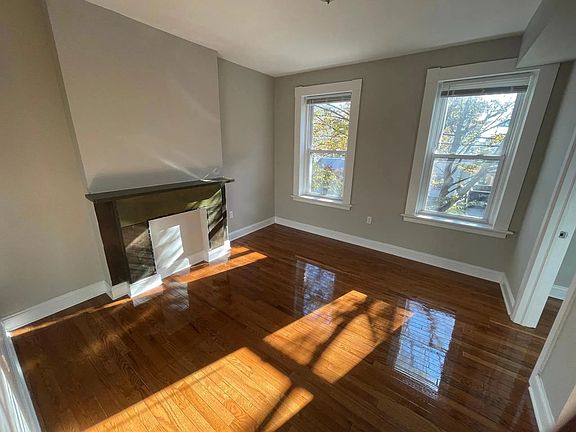 3rd image of 45 William St APT 2