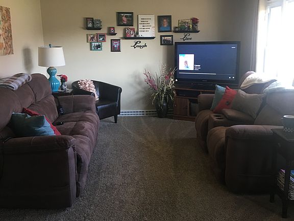 4th image of 725 Parkway Dr