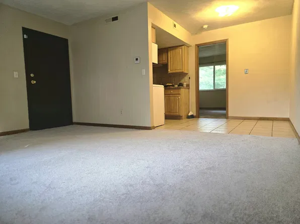 525 W H St APT 3, Swansea, IL 62226