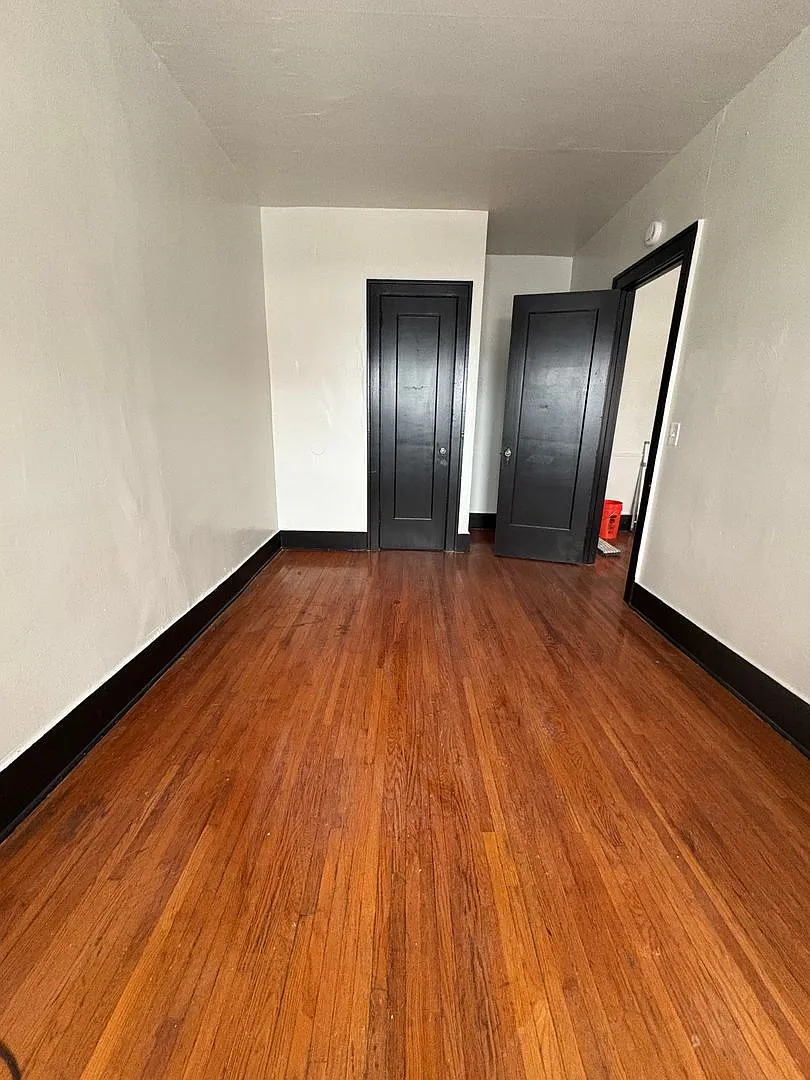 401 Ridgeway Ave. — Photo 2