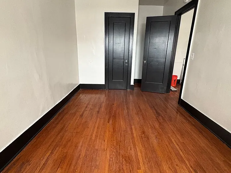 401 Ridgeway Ave — Photo 2