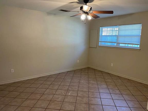 3rd image of 1830 N Paddock Ave