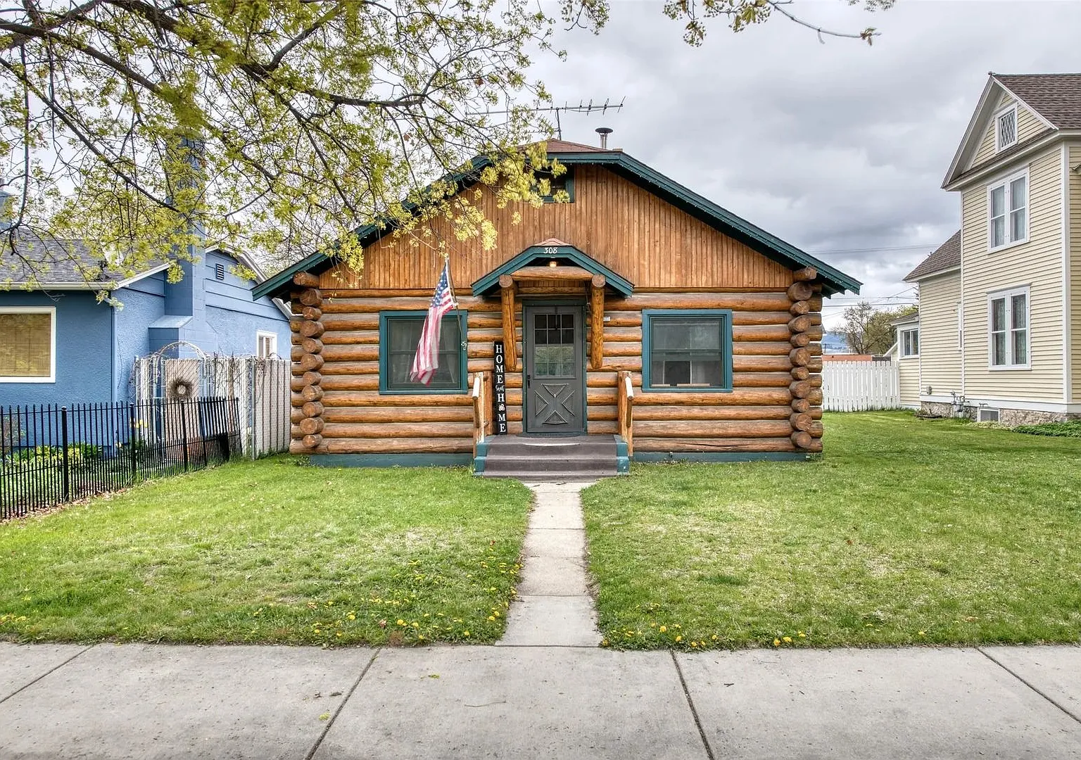 Cozy Downtown Cabin — Photo 1
