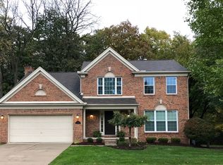 1379 Thames Dr, Rochester Hills, MI 48307