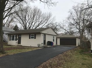 20 Birch St, Carpentersville, IL 60110