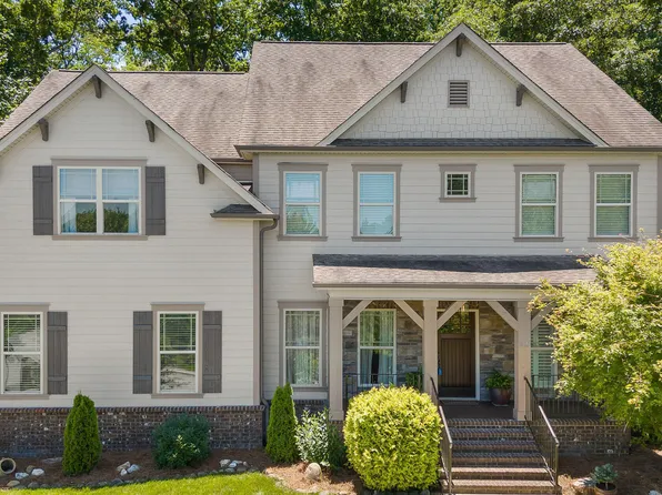 2421 Dogwood Grove Cir, Signal Mountain, TN 37377