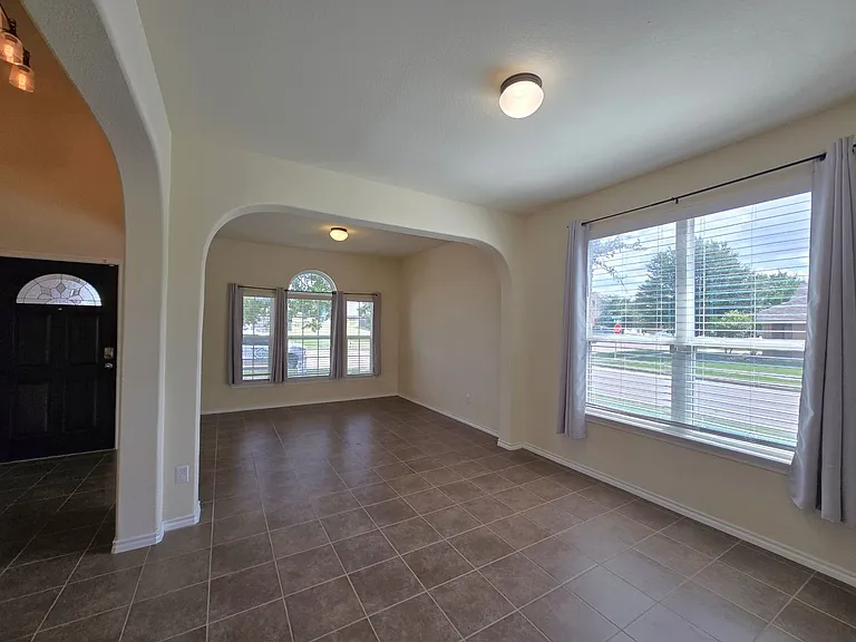 3614 Rusack Dr — Photo 6