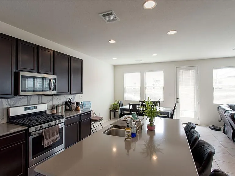 9109 Garnet Dr — Photo 10