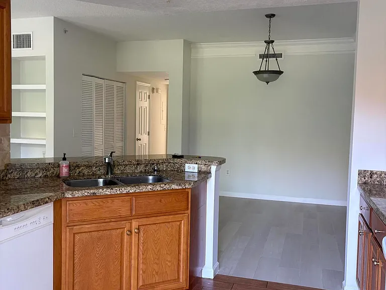 2050 Alta Meadows Ln #2109 — Photo 8