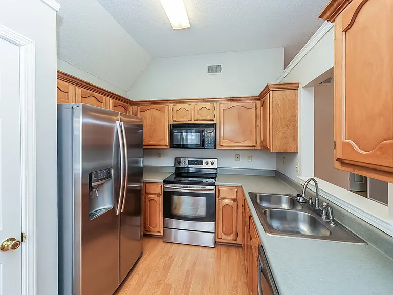 8243 Cross Point Dr — Photo 7