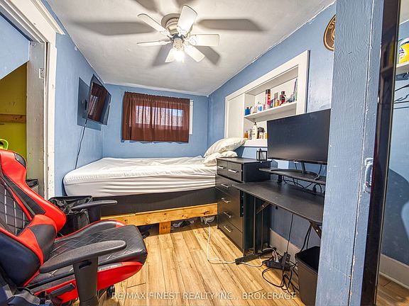 5th image of 216 Alfred St