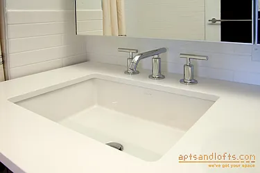 Rented by aptsandlofts.com