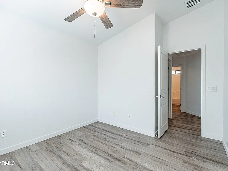 24866 W Huntington Dr — Photo 31