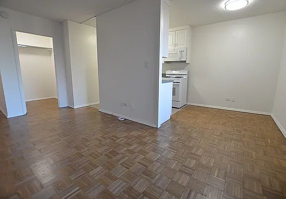 5th image of 1623 3rd Ave APT 42E