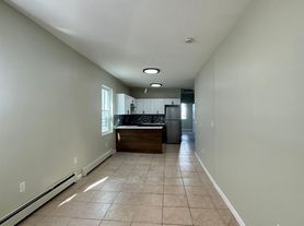 132 Wilkinson Ave