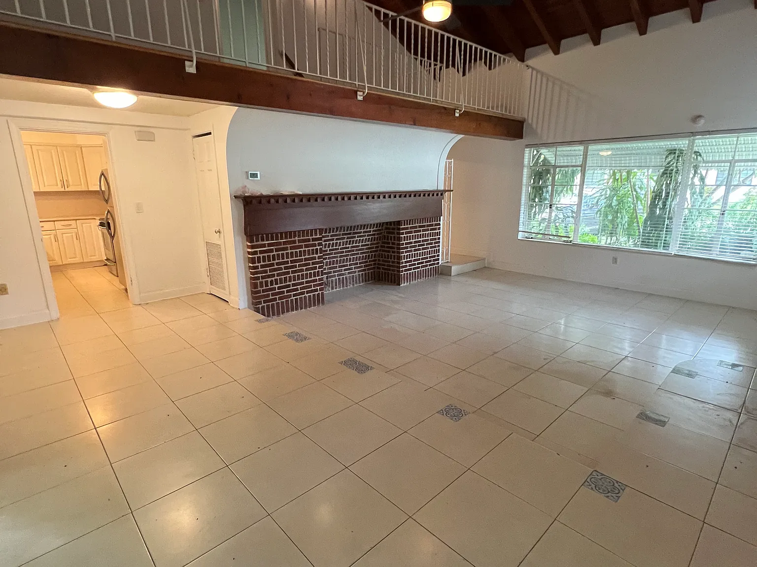 2 bed, 1250 sqft, $3,450 — Photo 2