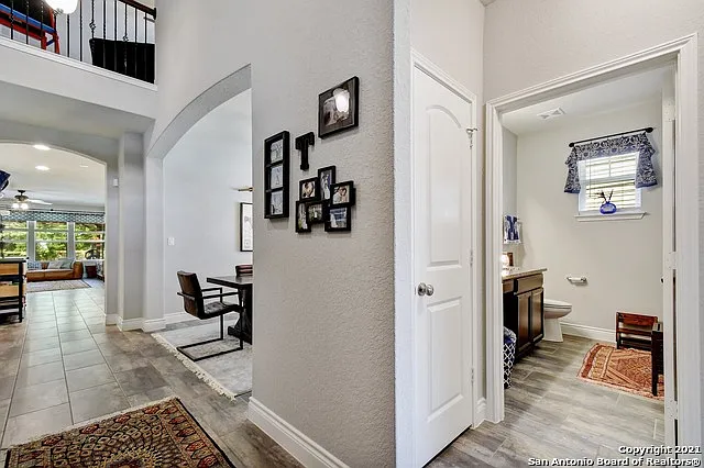 9113 Sunpool — Photo 13