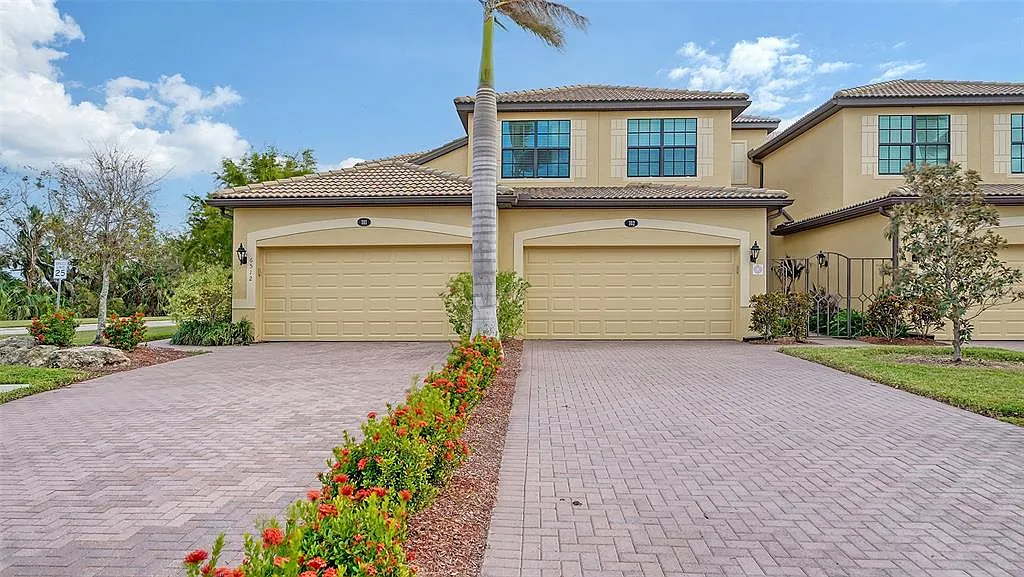 3 bed, 2.0 bath, 2108 sqft, $3,400 — Photo 1