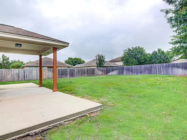 7705 Pebble Creek Dr — Photo 26