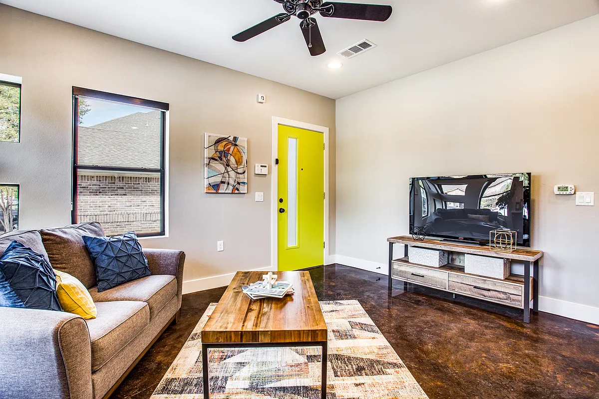 Building Photo - 3137 Lubbock Ave #3137