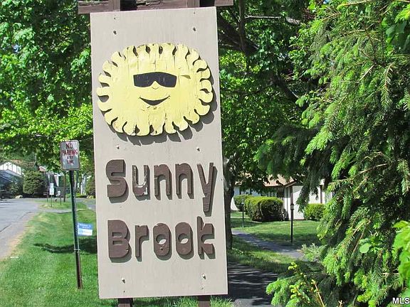 2nd image of 61 Sunny Brook Cir