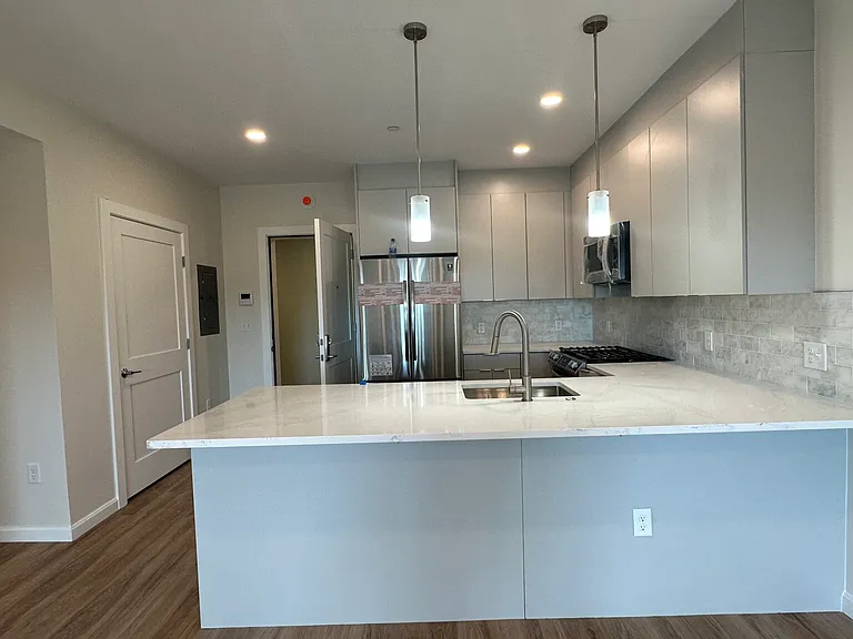458 Washington St #305 — Photo 11
