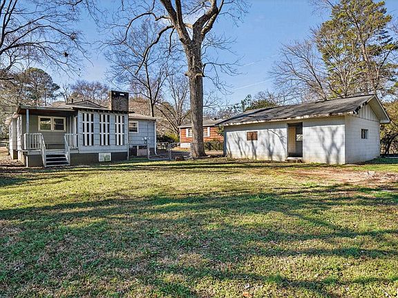 4th image of 605 Lee Rd