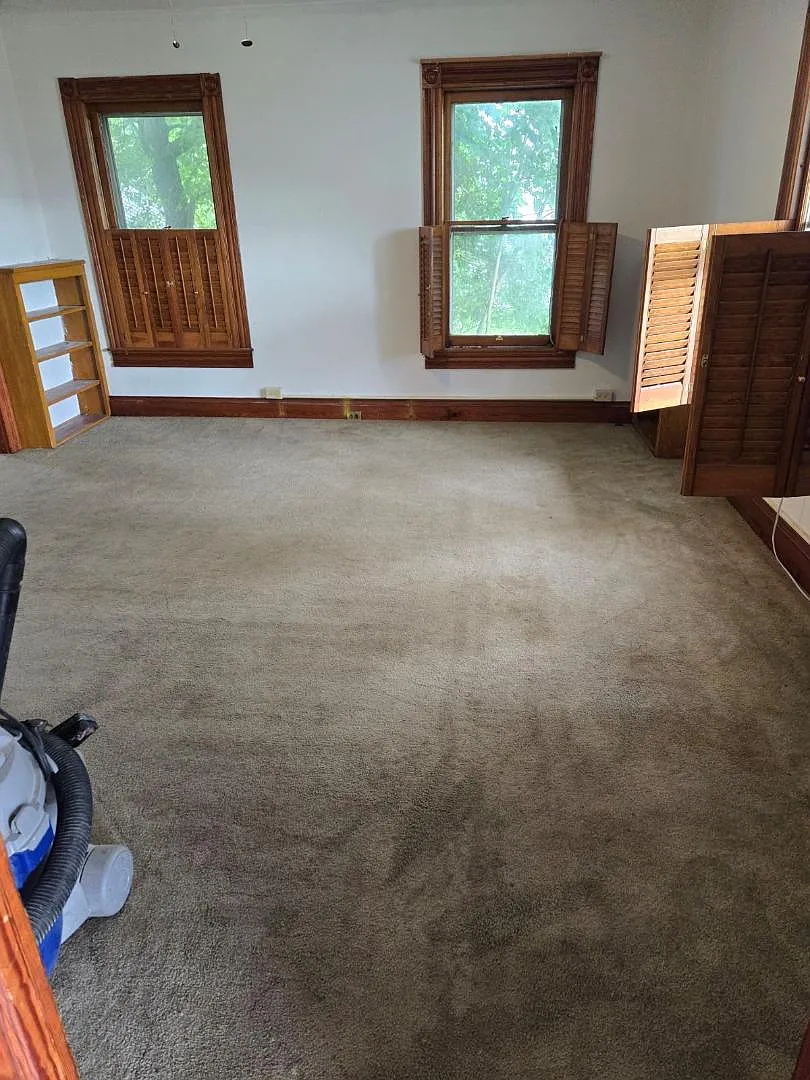 210 Chestnut Ave - 210 — Photo 1