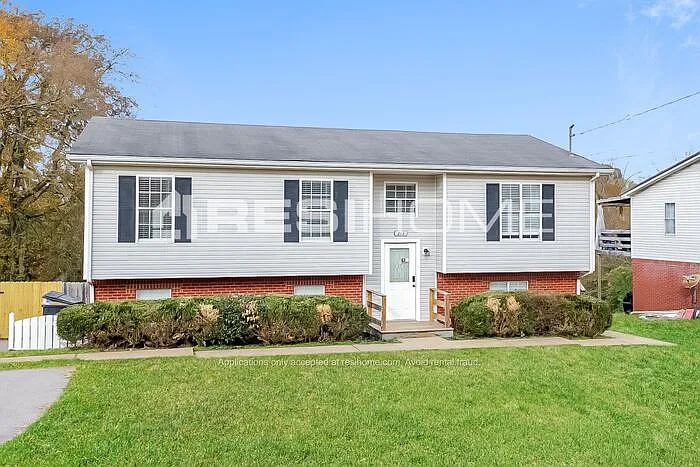 213 Granada Dr — Photo 1