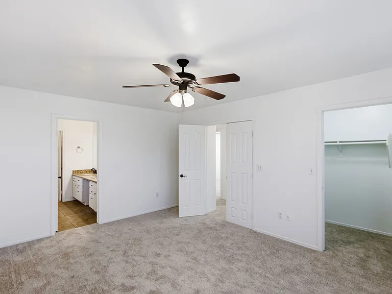 1492 N Saddle St — Photo 32