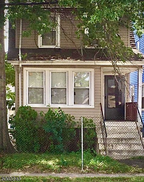 2nd image of 282 Cleveland St