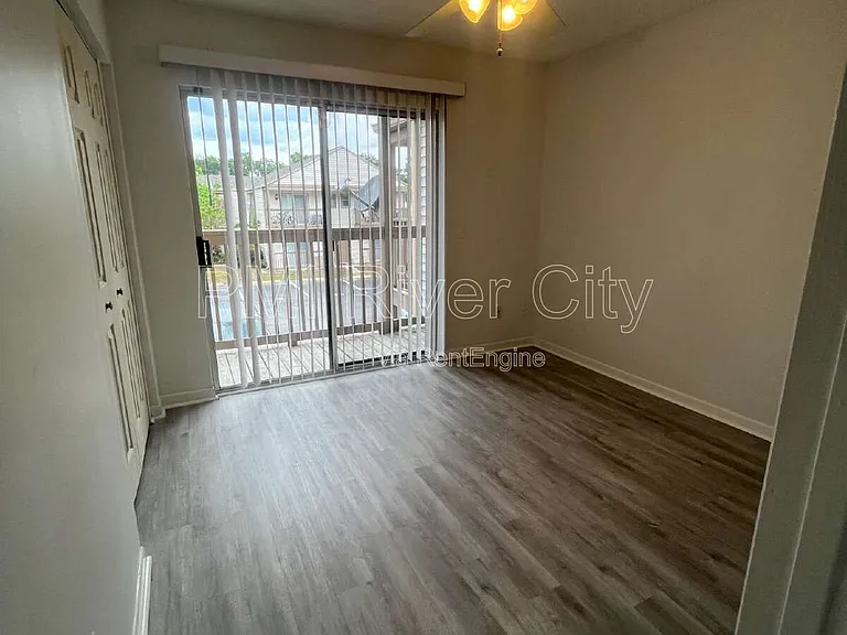 2300 Twelve Oaks Dr #F2 — Photo 8