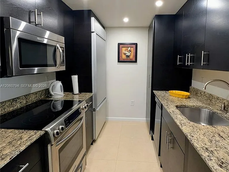 10275 Collins Ave #1106 — Photo 5