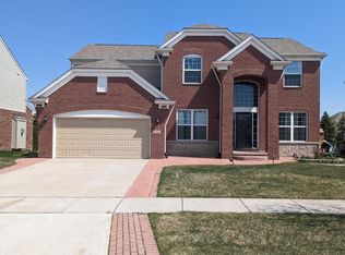 49184 Gracechurch Rd, Macomb, MI 48044
