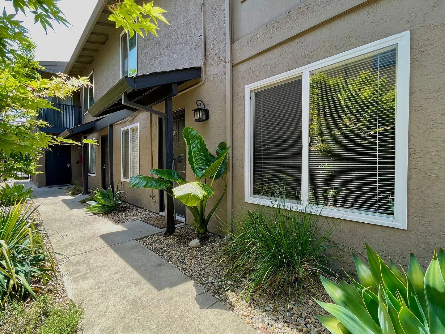 2220 O Street — Photo 2
