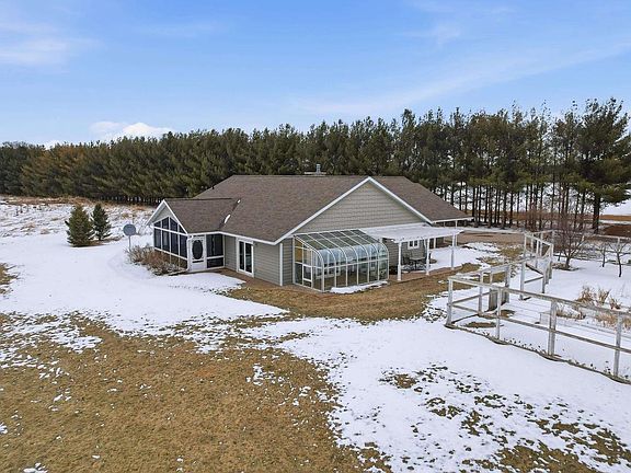 3rd image of 9071 ROBIN ROAD