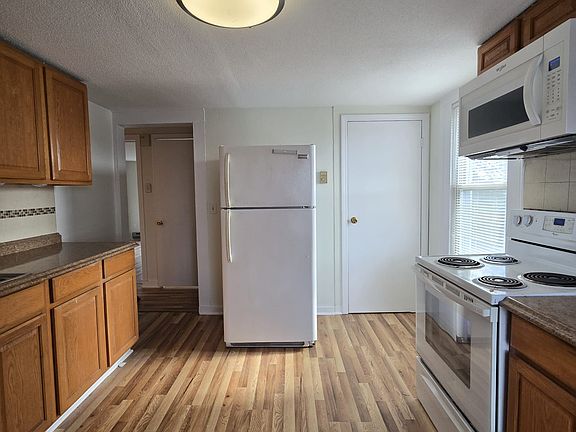 3rd image of 65 Terrace Ave Floor 2