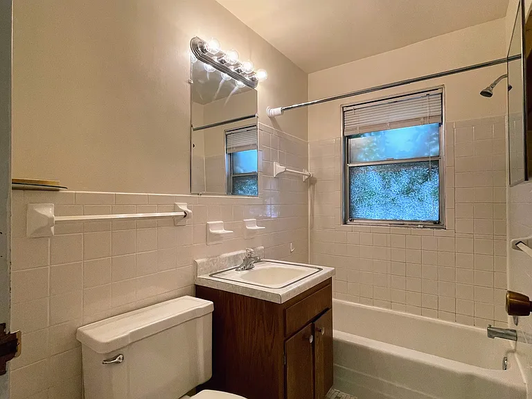 840 18th Ave SE #106 — Photo 10