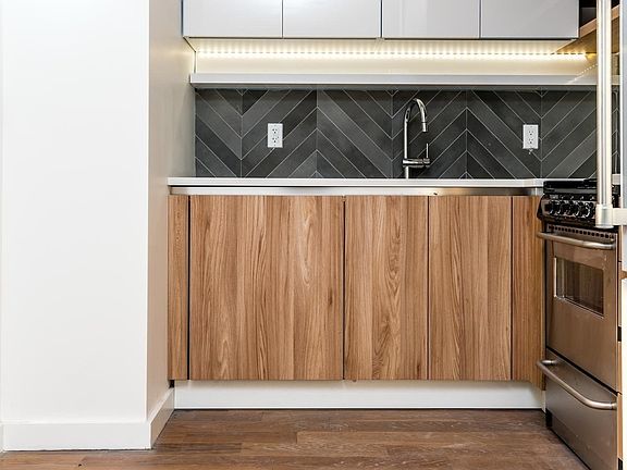 2nd image of 555 Graham Ave #3Q