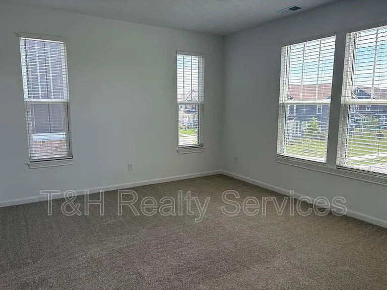 5790 Arcade Blvd — Photo 15
