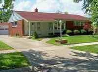 2254 Boxford St, Trenton, MI 48183