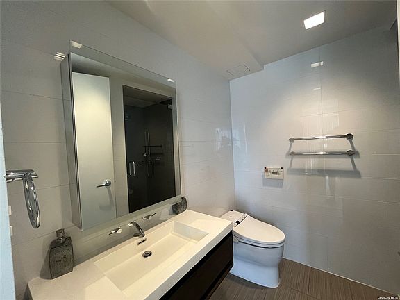 5th image of 39-16 Prince St #9B