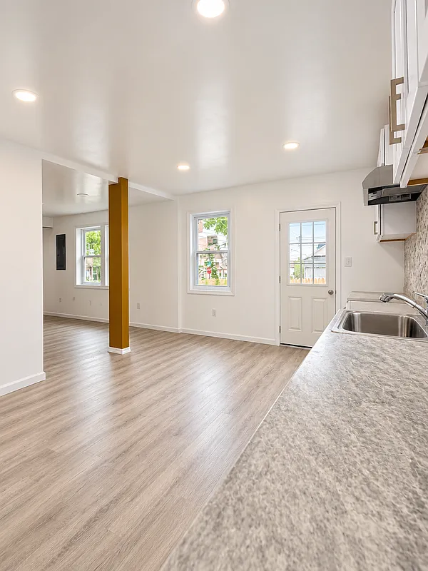 510 Washington St — Photo 3