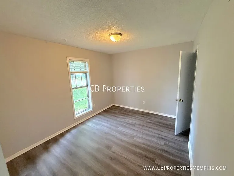 7400 Isherwood Rd — Photo 5