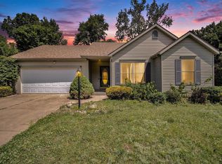 2207 Oakwood Park Dr, South Bend, IN 46628