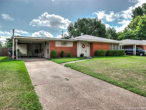 2nd image of 2923 E Cavett Dr