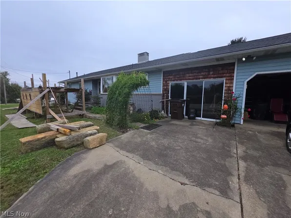 3792 Newbury Rd, Little Hocking, OH 45742